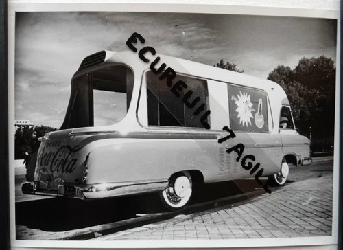 Foto camion pubblicitario coca - foto,